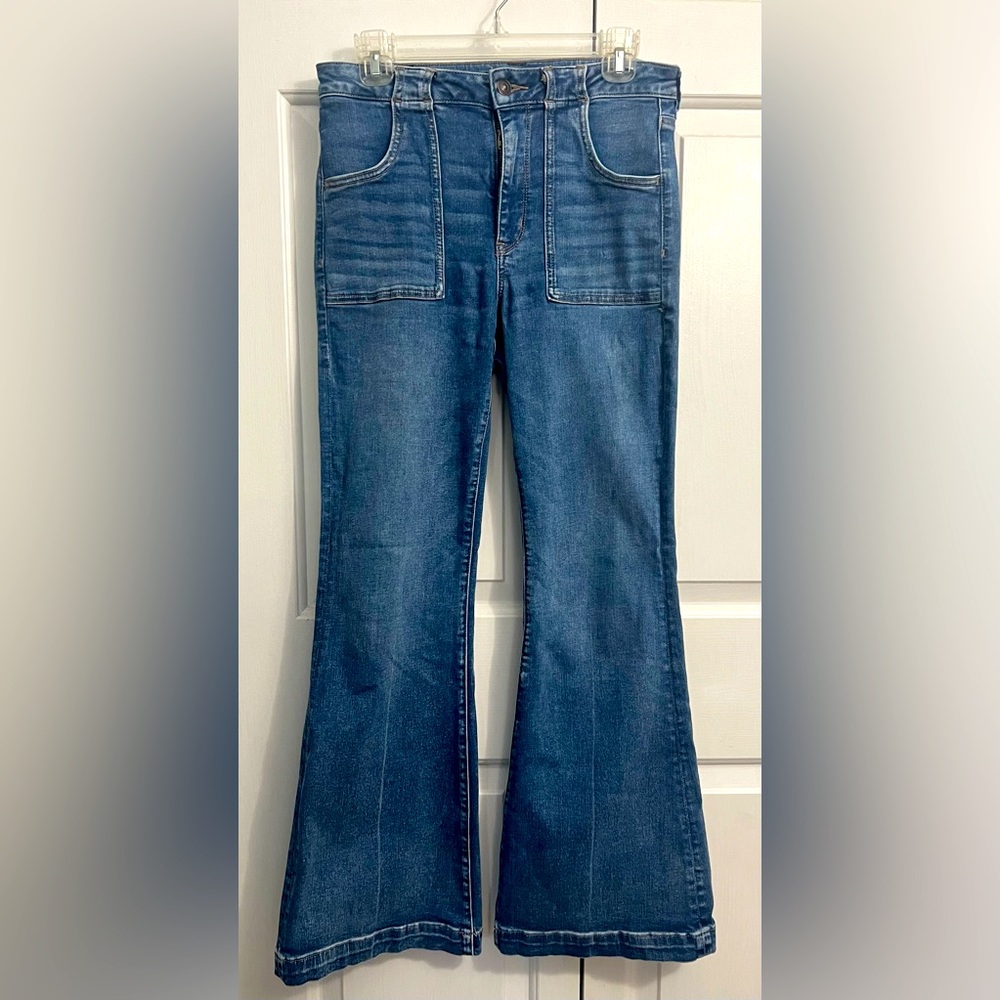 American Eagle Flare Jeans size 8